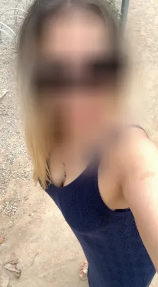 Anne, 40