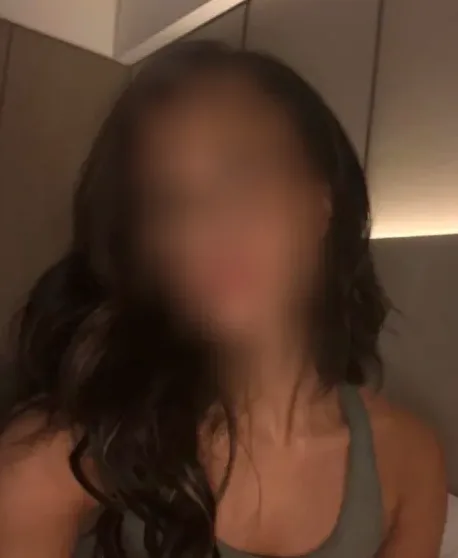 Anne, 33
