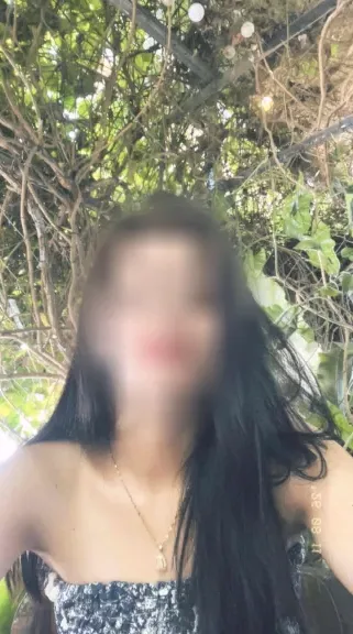 Chantal, 24