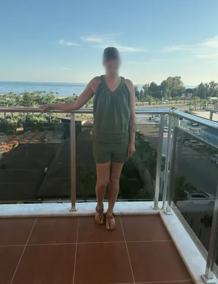 Ellen, 38
