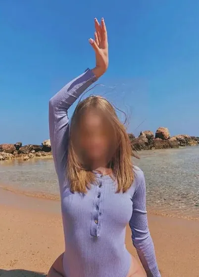 Hajar, 27