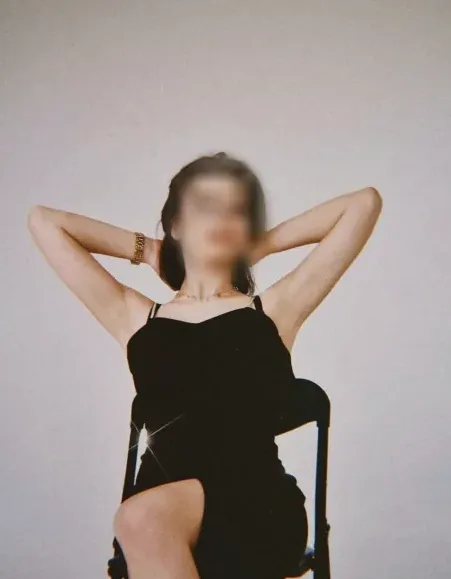Lotte, 27