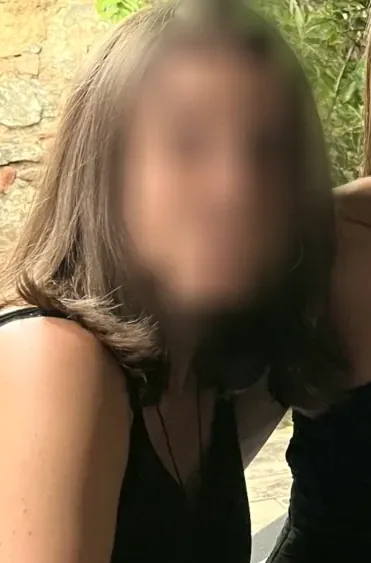 Mila, 33