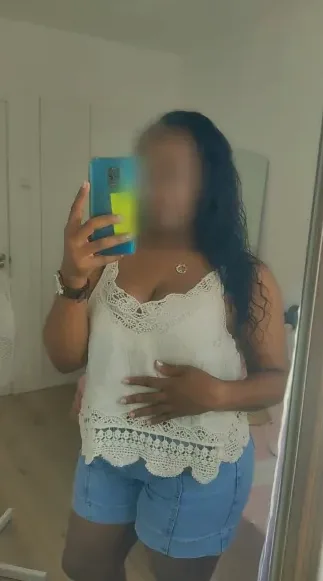 Monique, 34