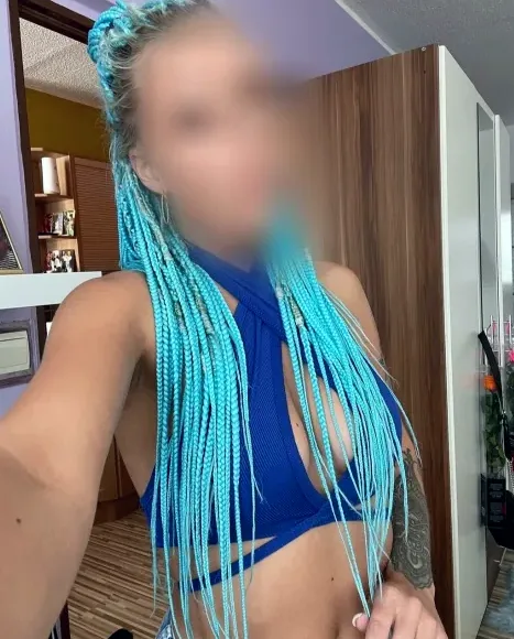 Nikki, 33