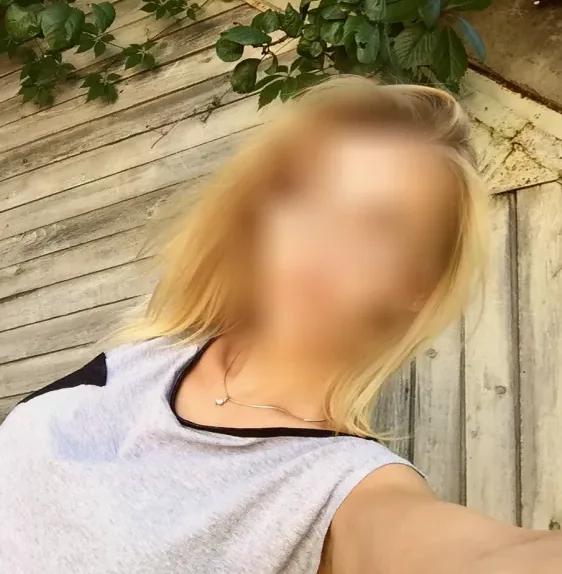 Noor, 34