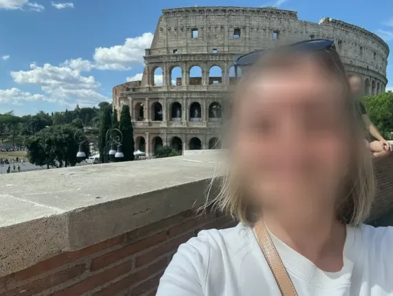 Sara, 38
