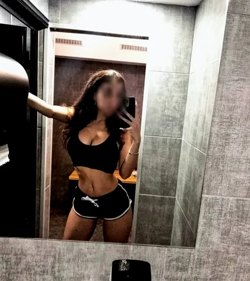 Zeynep, 31